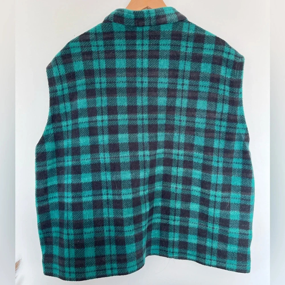 FREE with any purchase - Men’s Sleeveless vest plaid black and green size large - Picture 2 of 4